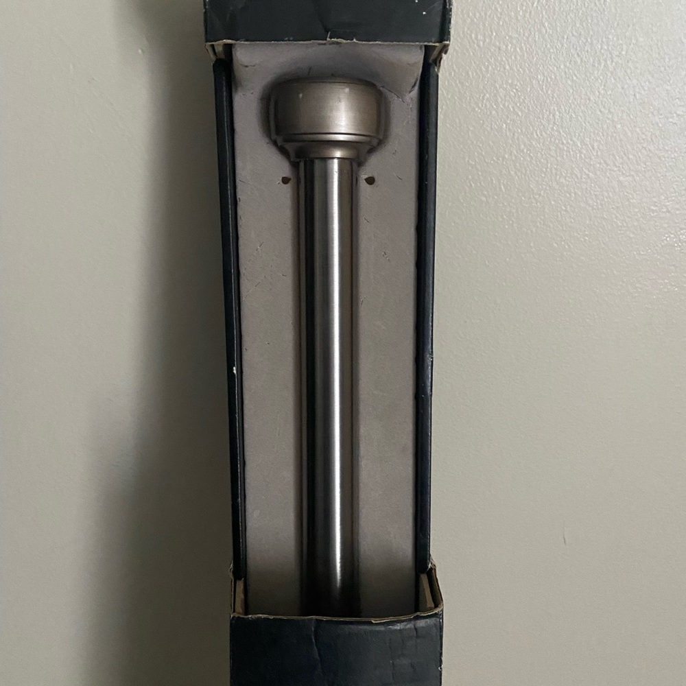 Curtain rod